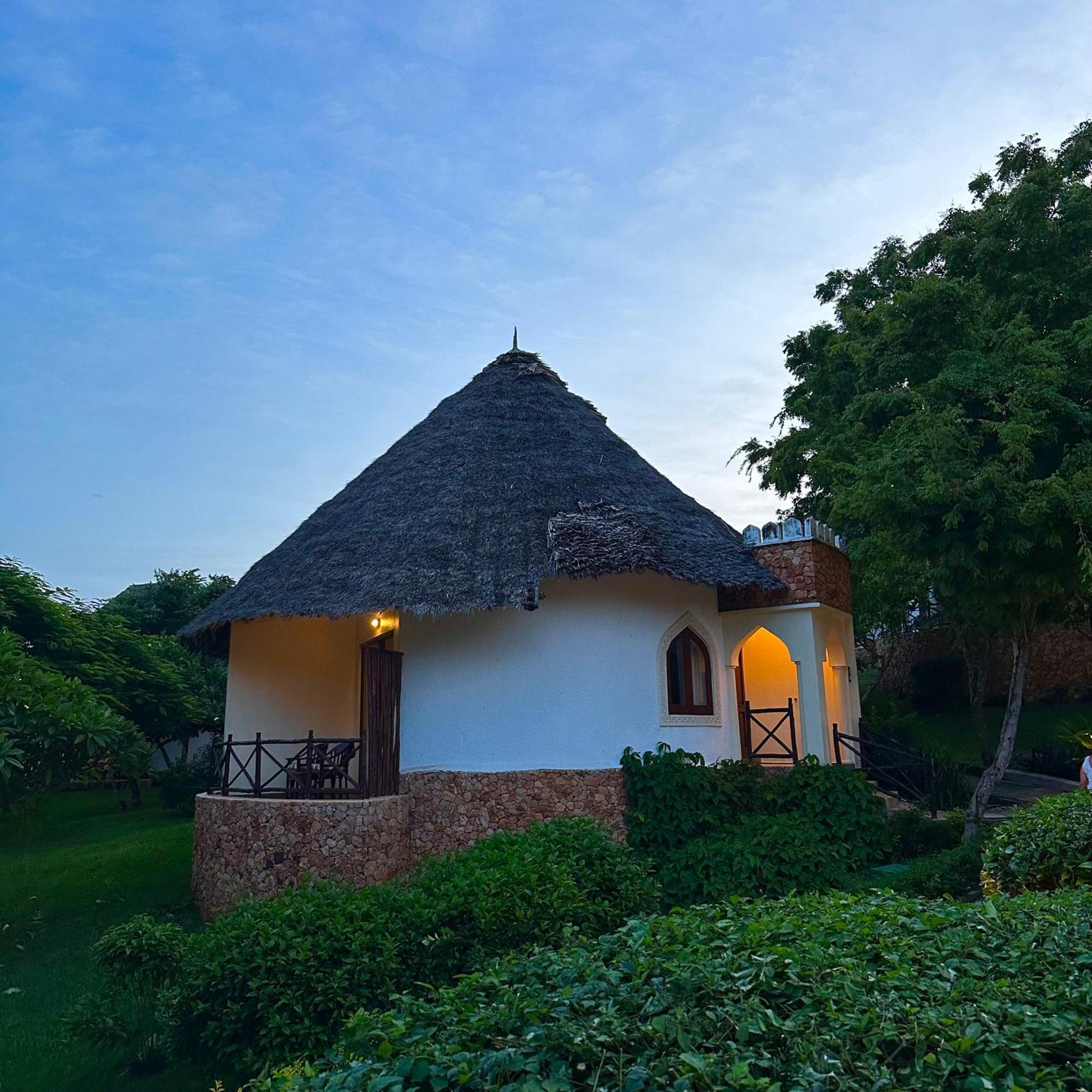 קיוונגווה Sultan Sands Island Resort & Spa מראה חיצוני תמונה